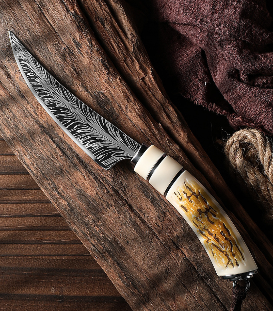 Zakřivený vykosťovací nůž